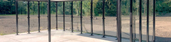 Fietsoverkapping glazen wanden