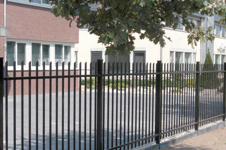 met bijpassende poort spijlenhekwerk van staal