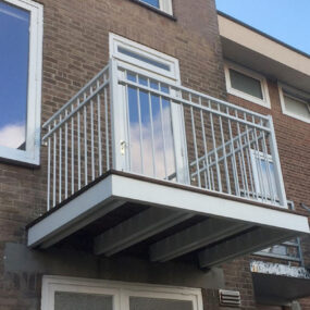 Balkonhek in Almelo