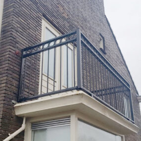 stalen balkonhekwerk laten monteren