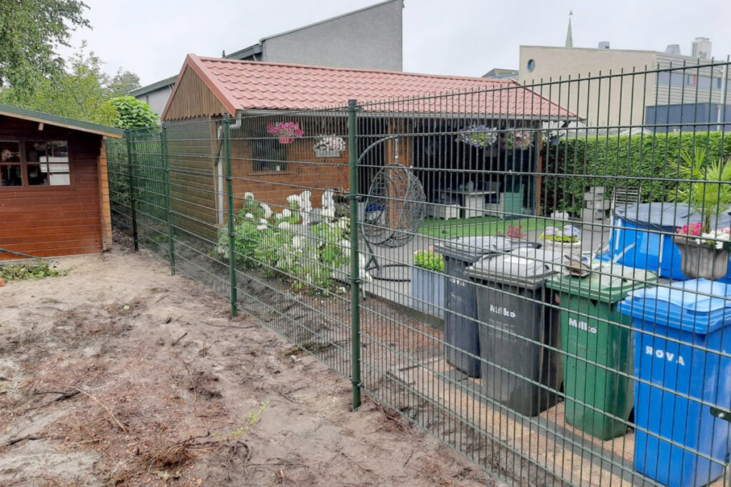 Zelf hekwerk plaatsen of uitbesteden