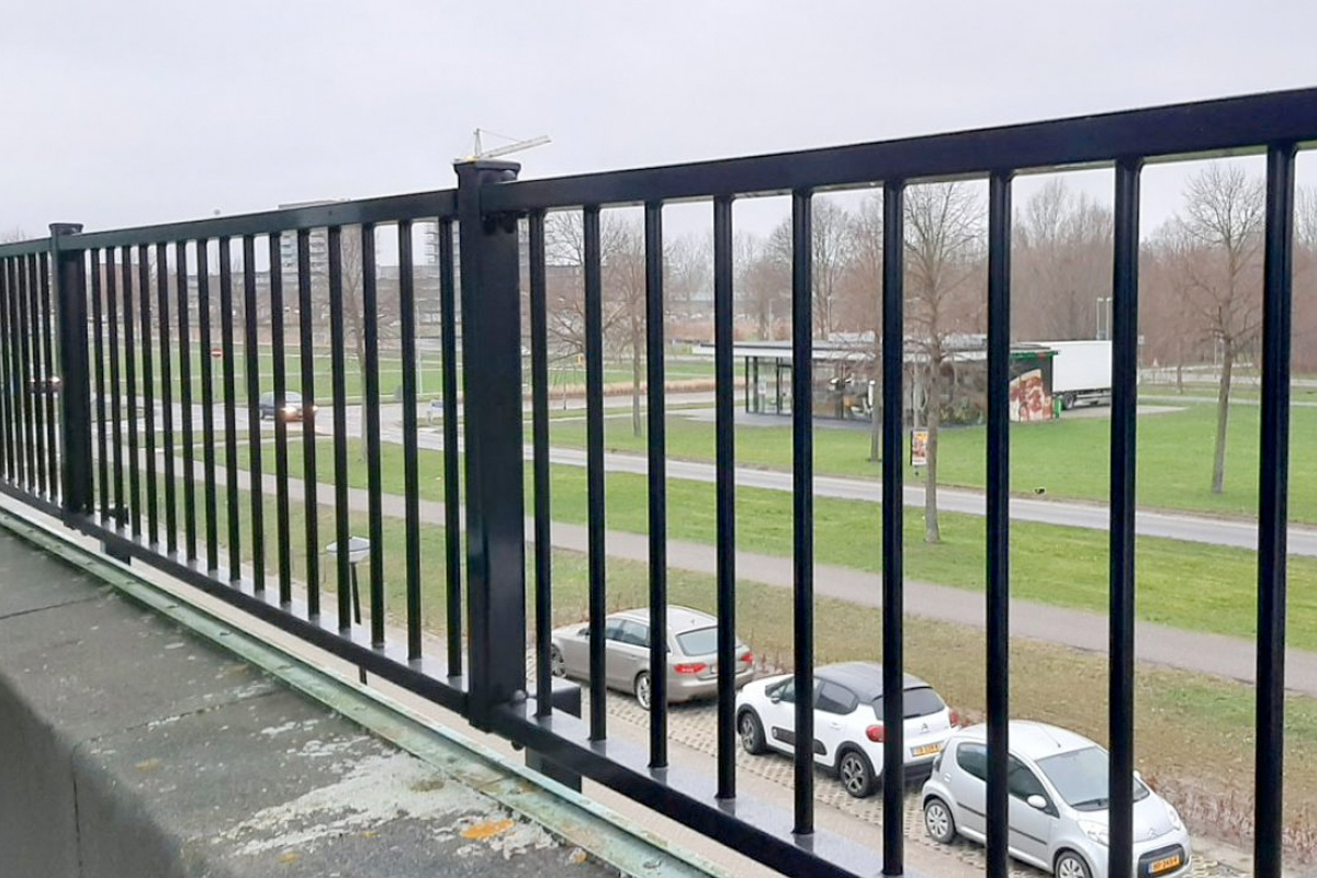zelf stalen balustrade installeren