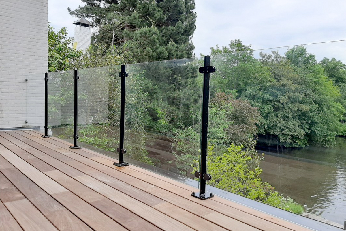 Glazen balustrade in Zwartsluis