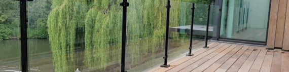Glazen balustrade in Zwartsluis