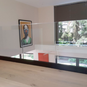 Glazen balustrade laten installeren