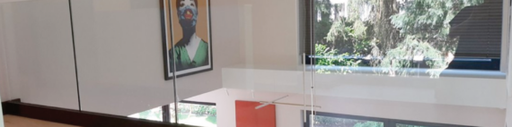 Glazen balustrade laten installeren