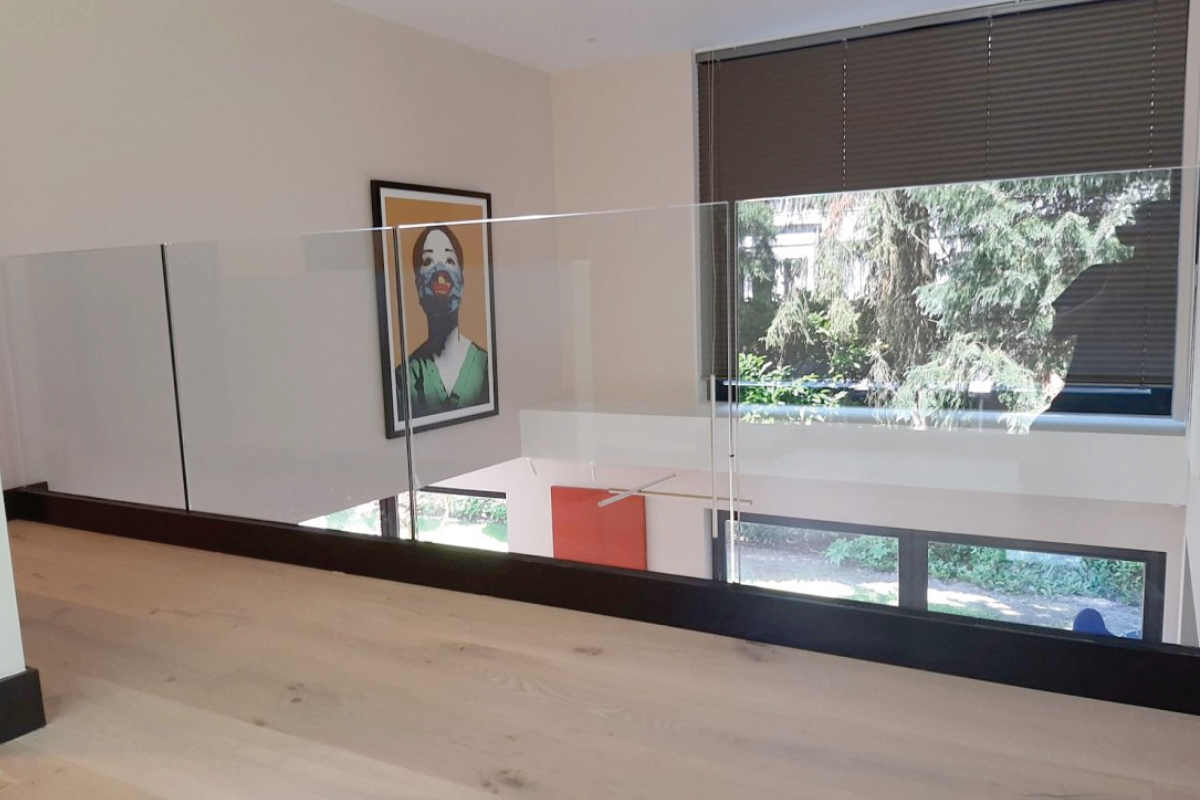 Glazen balustrade laten installeren