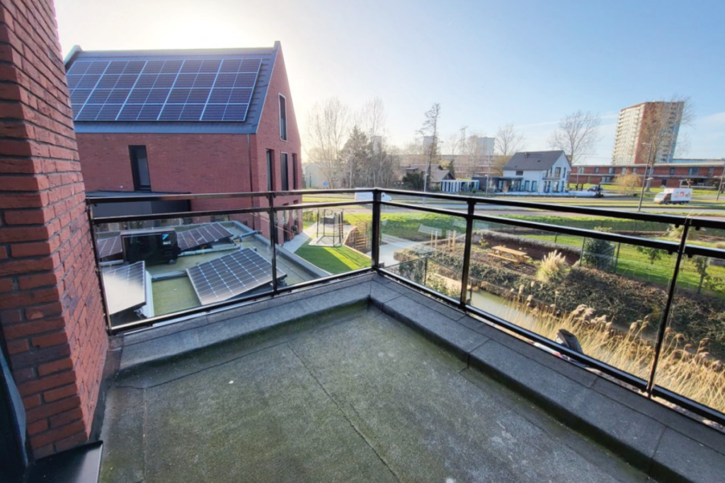 Glazen balustrade laten monteren