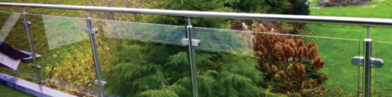 Glazen balustrade laten plaatsen