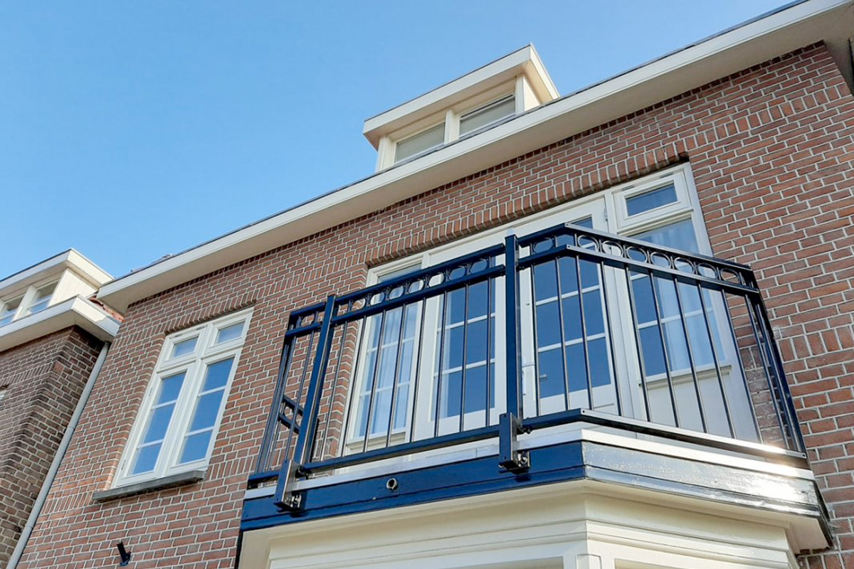 Stalen balkonhekken laten installeren