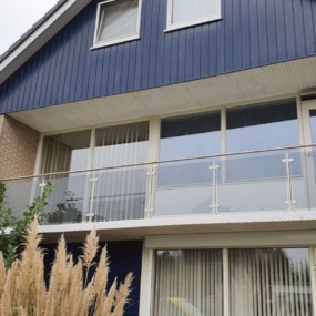 Glazen balustrade in Genemuiden