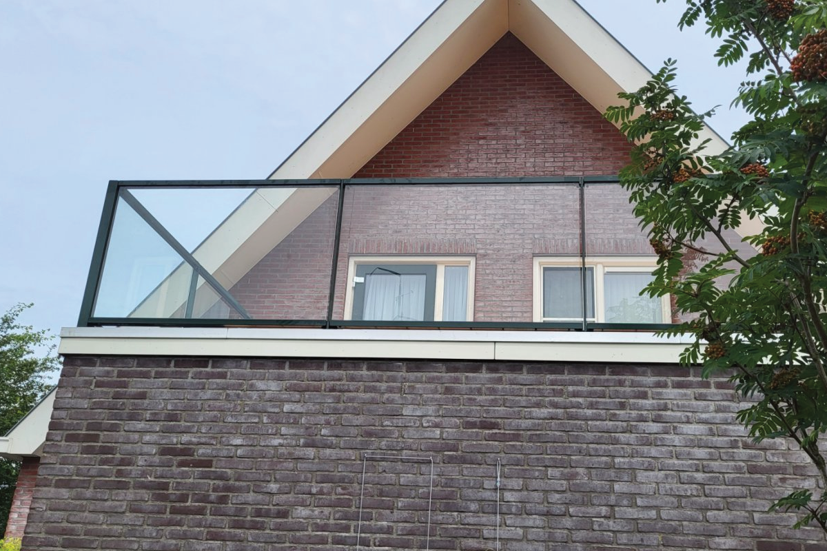 Glazen balustrade in Oldenzaal