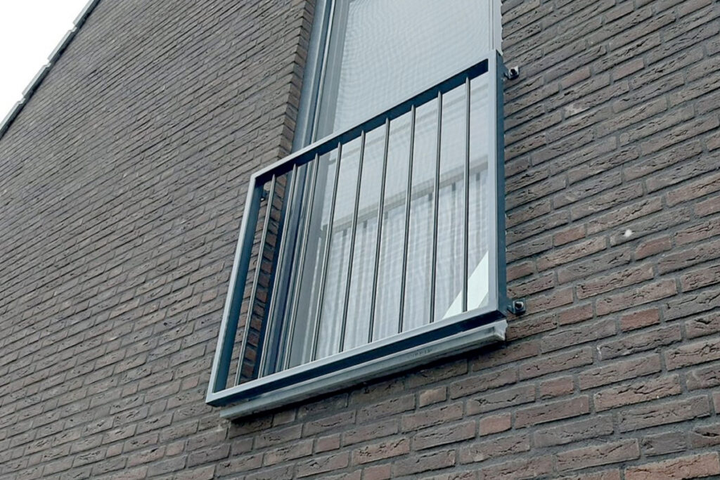 Franse balkons in Enter