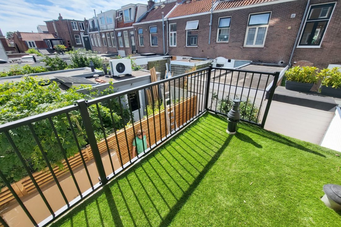 Balkonhekwerk bij koud weer