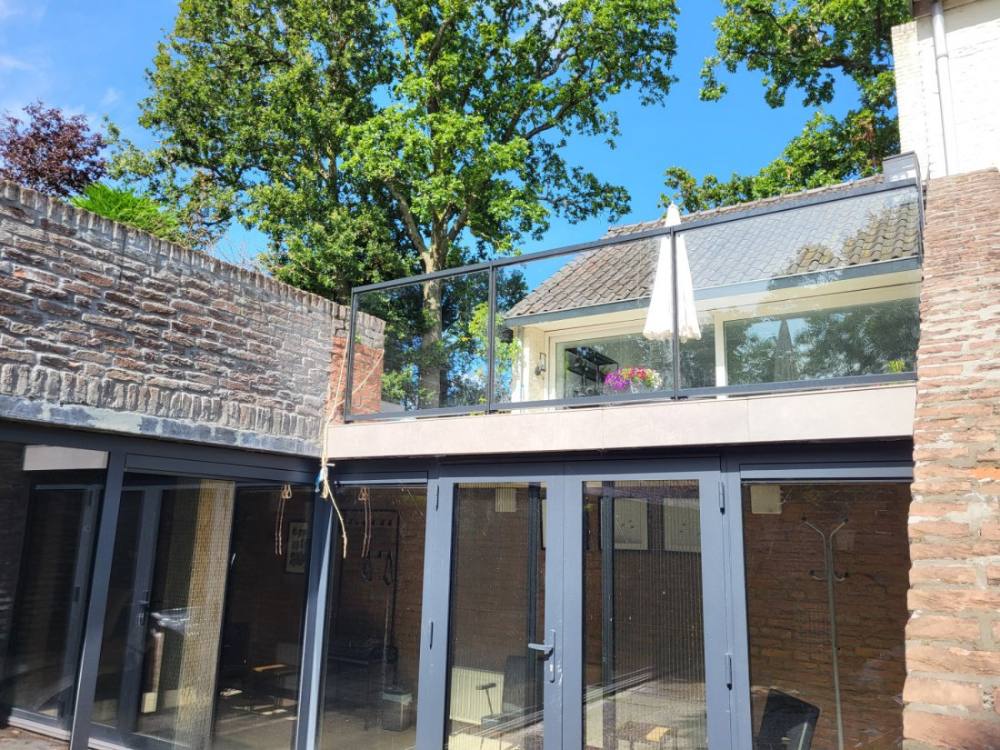 Glazen balustrade op maat