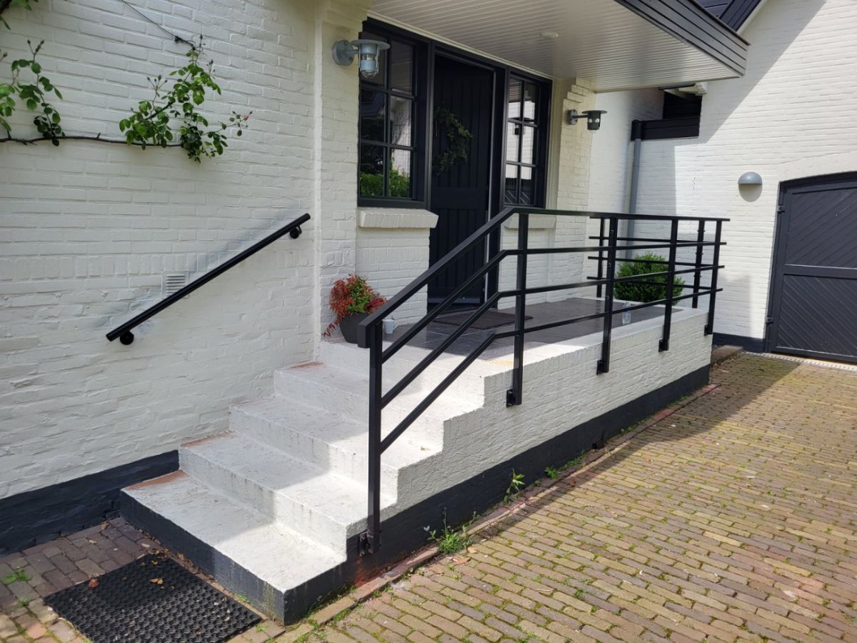 Stalen leuningwerk buiten