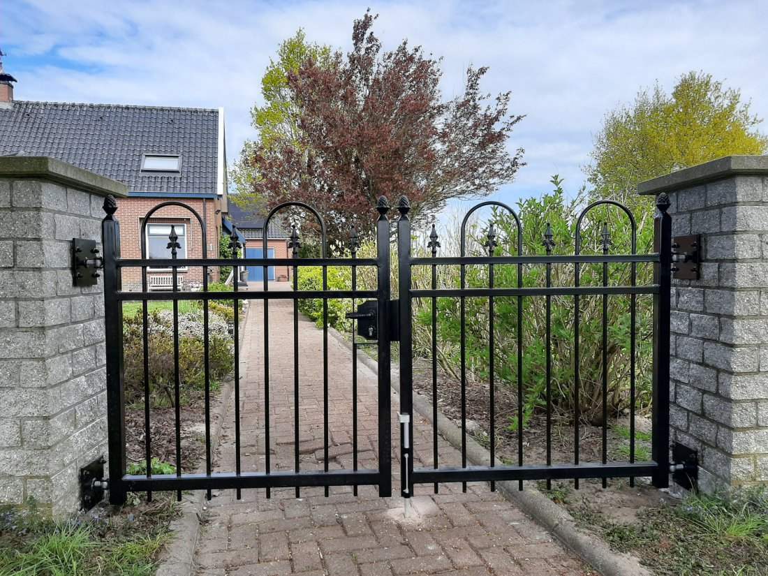 Dubbele stalen poort op maat