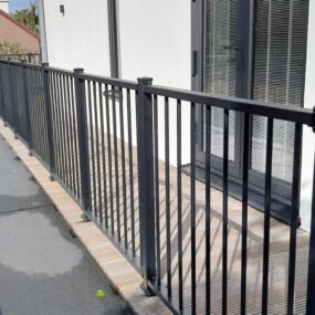Thermisch verzinkte en gecoate stalen balustrade
