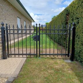 Dubbele stalen poort op maat