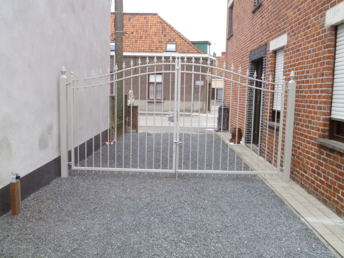 Dubbele stalen poort op maat