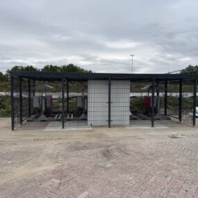 Overkapping met elektra-installatie