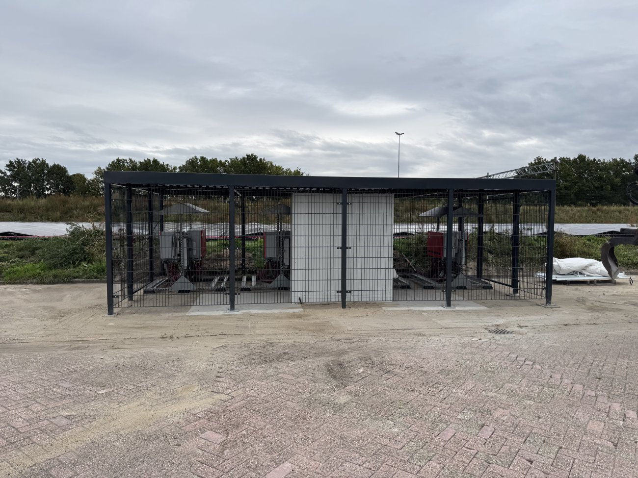 Overkapping met elektra-installatie