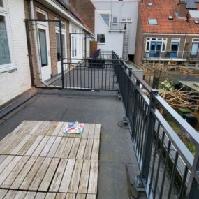 Gepoedercoate stalen balustrade in antraciet